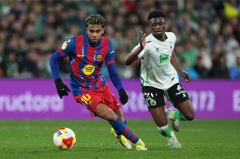 Barcelona dễ dàng đánh bại Racing Santander 1 Barcelona thắng 2-0 trước Racing Santander