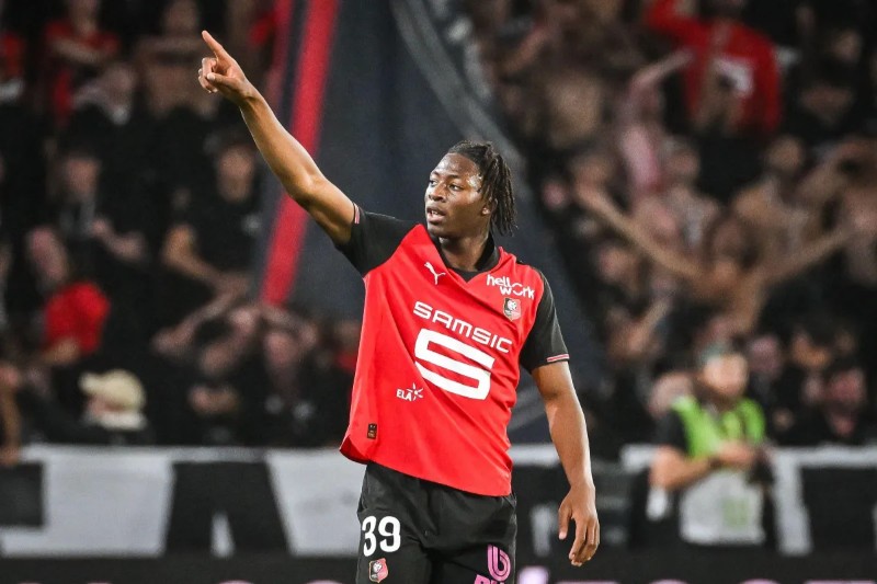 MU tranh giành tiền đạo trẻ Kader Meite 2 Kader Meite là tiền đạo trẻ hàng đầu Ligue 1