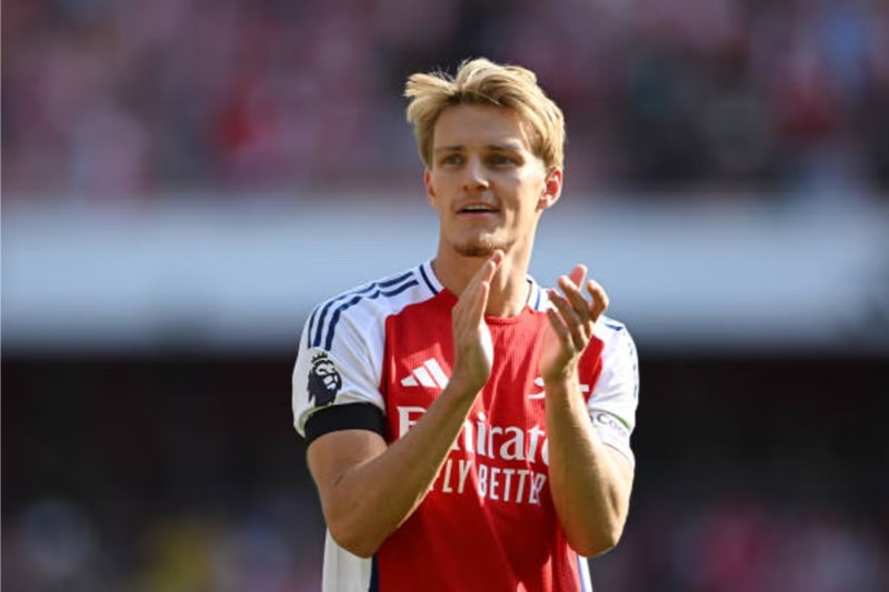 Real Madrid quan tâm tương lai của Odegaard