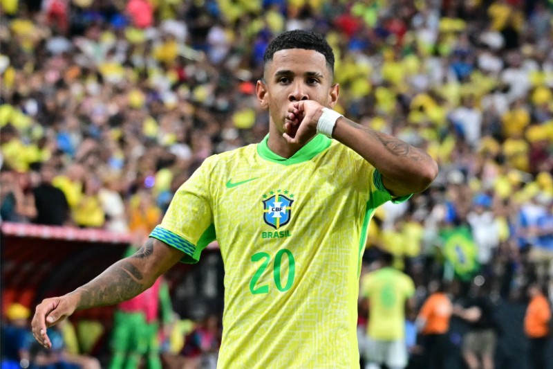 Savinho chia tay Man City với giá 25 triệu euro 2 Man City sẽ không giữ chân tiền đạo Brazil