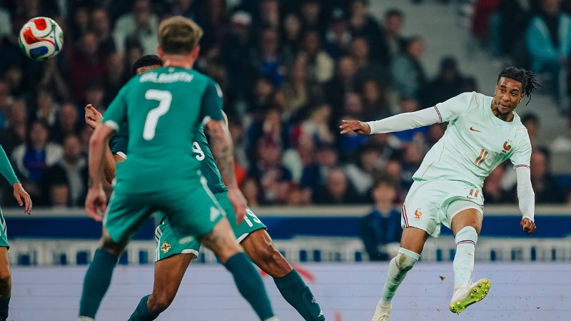 ĐT Pháp hạ gục Bắc Ireland nhờ cú hat-trick của Olise 2 HLV Didier Deschamps hết lời khen ngợi Olise